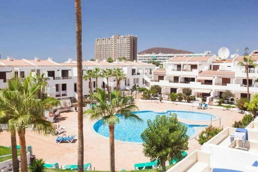 Contacten van Comfy Home With Large Terrace Five Minutes From Ocean