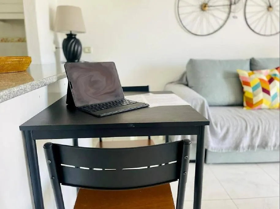 Comfy Home With Large Terrace Five Minutes From Ocean Los Cristianos  0*, Los Cristianos (Tenerife) Hiszpania